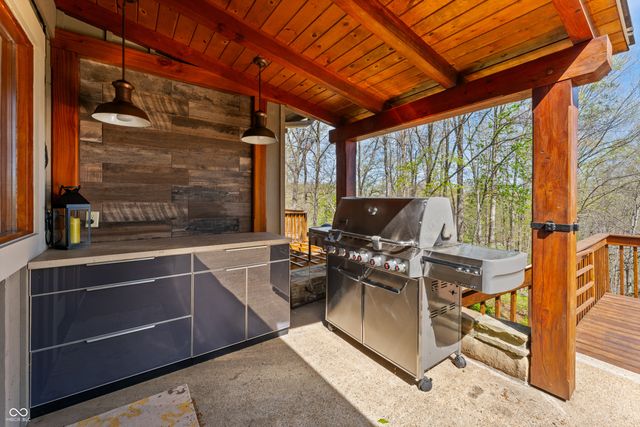 488 Town Hill Road E, Nashville, IN 47448