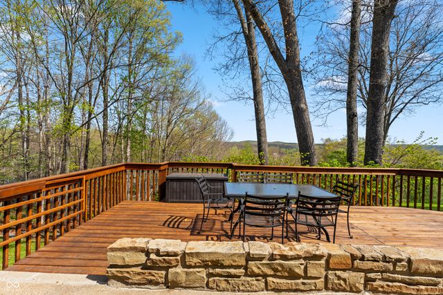 488 Town Hill Road E, Nashville, IN 47448
