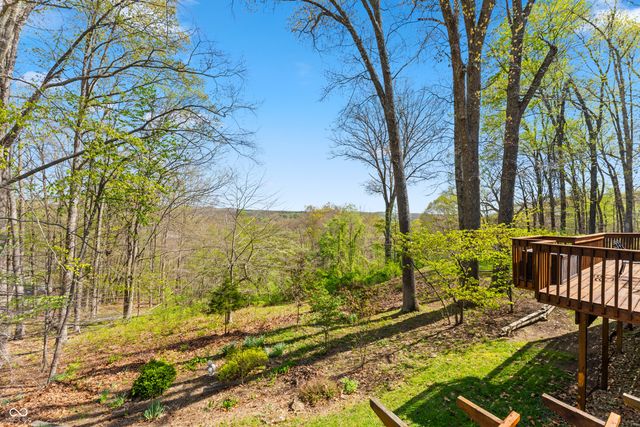 488 Town Hill Road E, Nashville, IN 47448