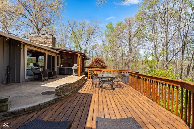 488 Town Hill Road E, Nashville, IN 47448