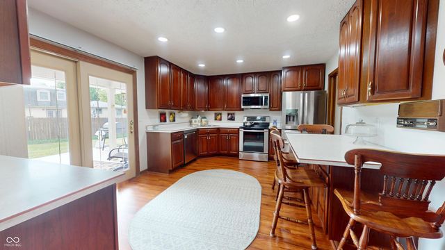 611 Sun Valley Court, Indianapolis, IN 46217