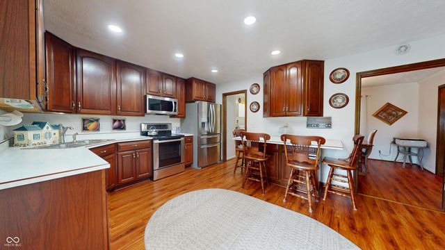 611 Sun Valley Court, Indianapolis, IN 46217