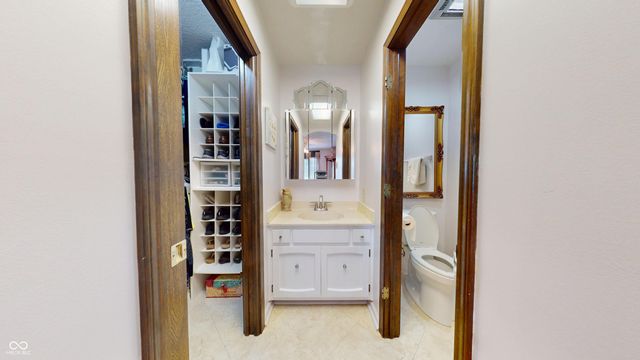 611 Sun Valley Court, Indianapolis, IN 46217