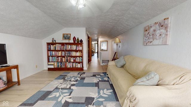 611 Sun Valley Court, Indianapolis, IN 46217