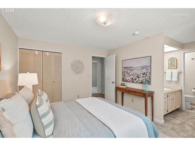 13135 Sw DARTMOOR Ct, Beaverton, OR 97008