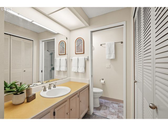 13135 Sw DARTMOOR Ct, Beaverton, OR 97008