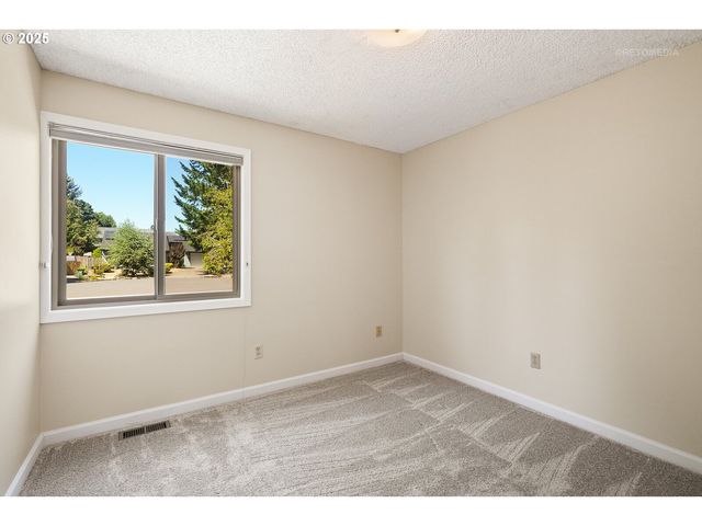 13135 Sw DARTMOOR Ct, Beaverton, OR 97008