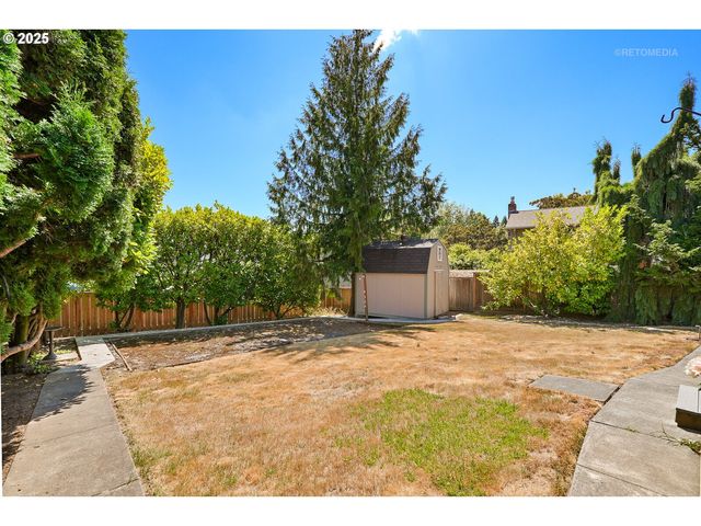 13135 Sw DARTMOOR Ct, Beaverton, OR 97008