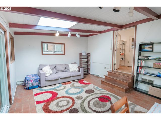 541 W 21ST Ave, Eugene, OR 97405