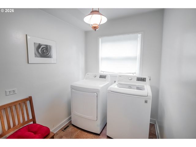 541 W 21ST Ave, Eugene, OR 97405