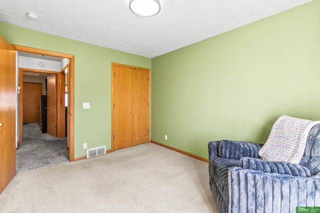 4005 N 208th Street, Omaha, NE 68022