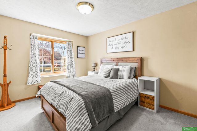 4005 N 208th Street, Omaha, NE 68022