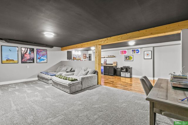 4005 N 208th Street, Omaha, NE 68022