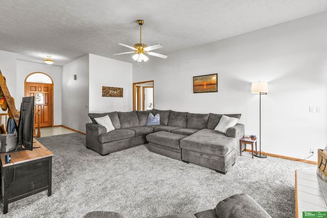 4005 N 208th Street, Omaha, NE 68022