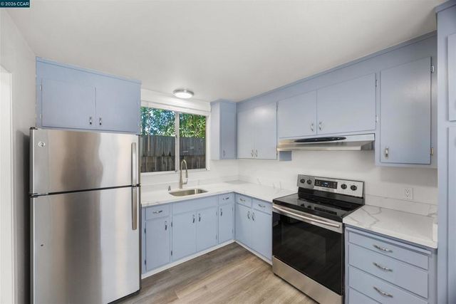 1037 Stannage Ave, Albany, CA 94706