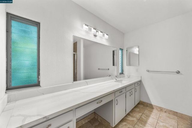 1037 Stannage Ave, Albany, CA 94706