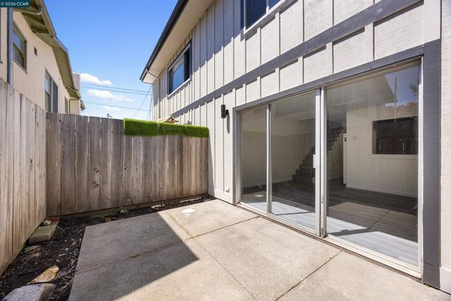 1037 Stannage Ave, Albany, CA 94706