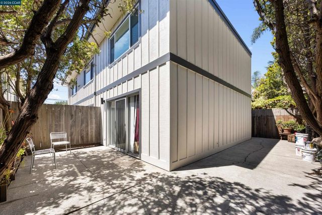1037 Stannage Ave, Albany, CA 94706