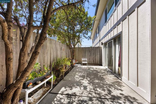 1037 Stannage Ave, Albany, CA 94706