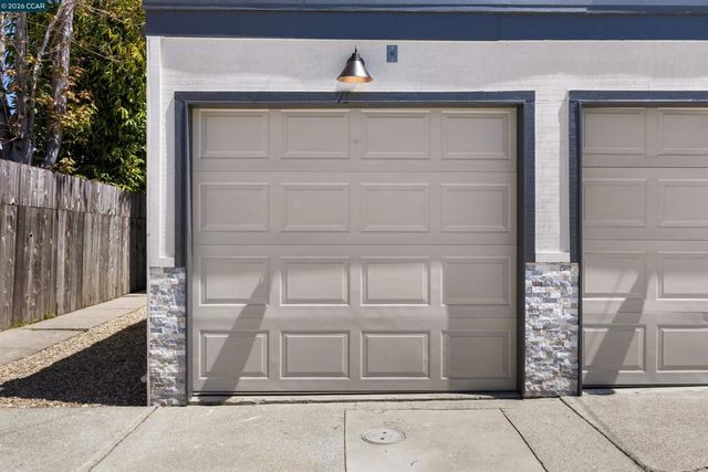 1037 Stannage Ave, Albany, CA 94706