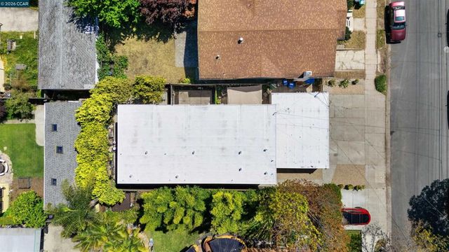 1037 Stannage Ave, Albany, CA 94706