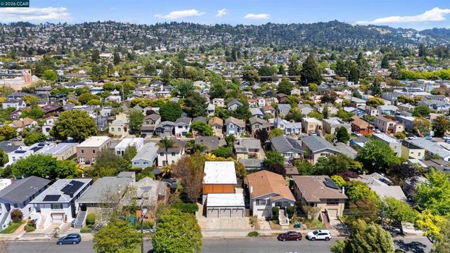 1037 Stannage Ave, Albany, CA 94706