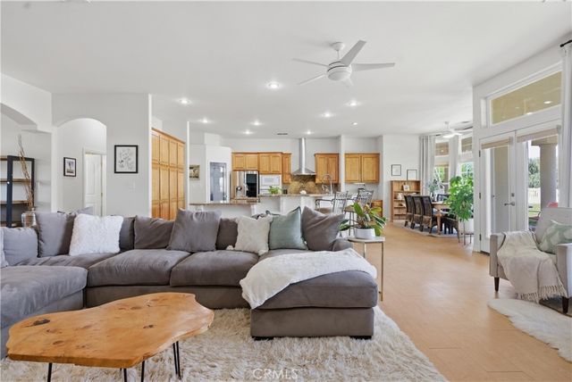 1148 Basta, Bakersfield, CA 93308