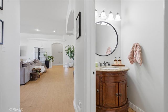 1148 Basta, Bakersfield, CA 93308