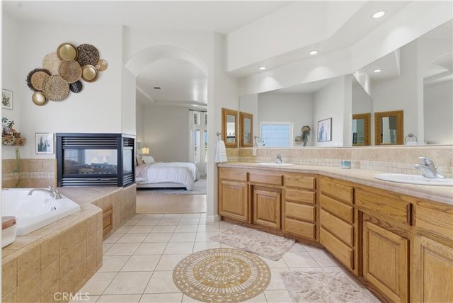 1148 Basta, Bakersfield, CA 93308