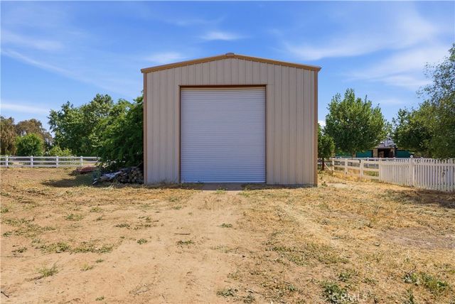 1148 Basta, Bakersfield, CA 93308