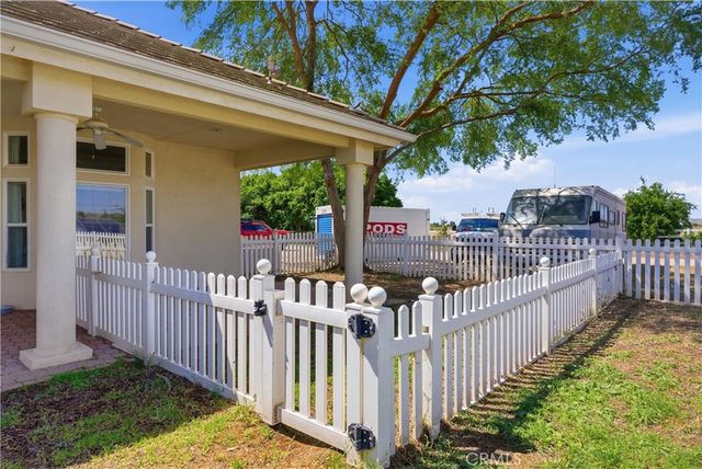 1148 Basta, Bakersfield, CA 93308