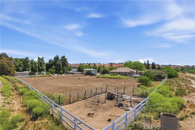 1148 Basta, Bakersfield, CA 93308