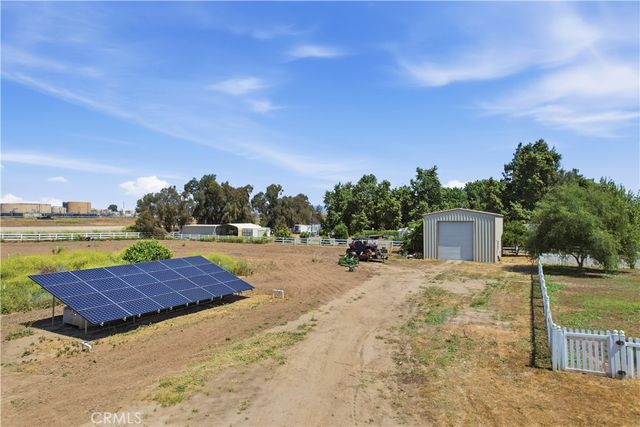 1148 Basta, Bakersfield, CA 93308