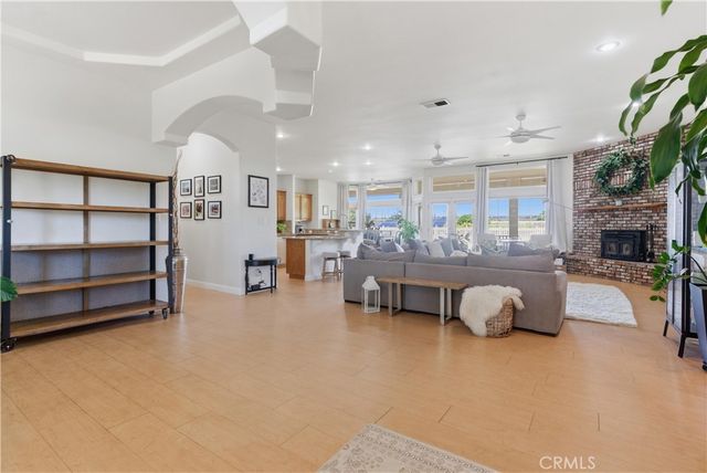 1148 Basta, Bakersfield, CA 93308