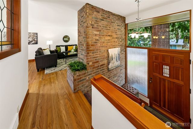 19116 17th Avenue NW, Shoreline, WA 98177