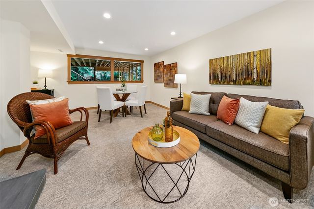 19116 17th Avenue NW, Shoreline, WA 98177