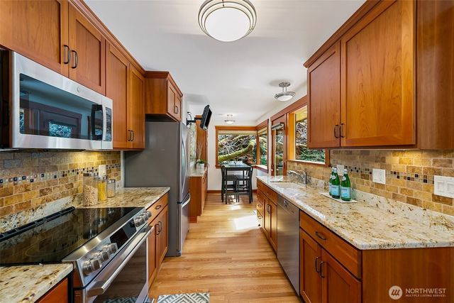 19116 17th Avenue NW, Shoreline, WA 98177