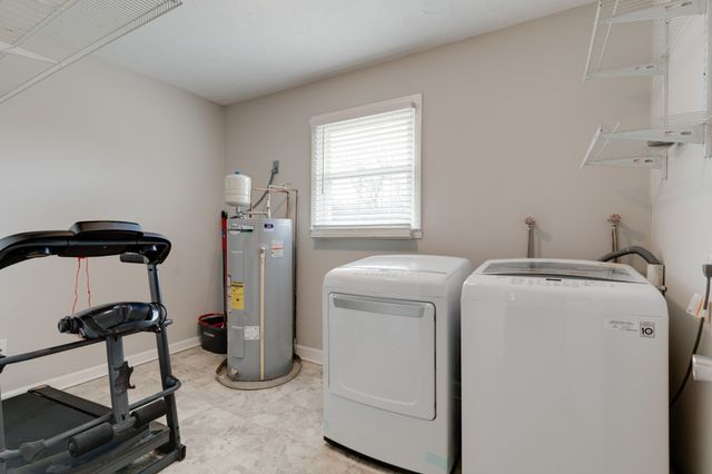 5107 Austin Peay Hwy, Westmoreland, TN 37186