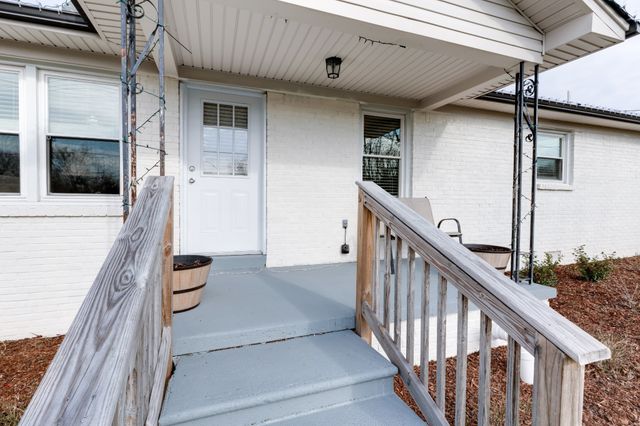 5107 Austin Peay Hwy, Westmoreland, TN 37186
