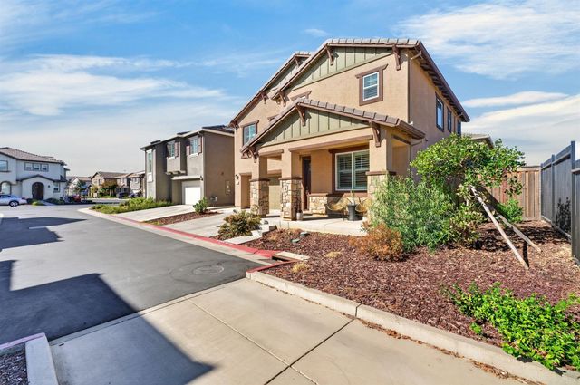 1261 Lincolnshire Cir, Lincoln, CA 95648