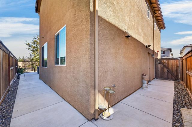 1261 Lincolnshire Cir, Lincoln, CA 95648