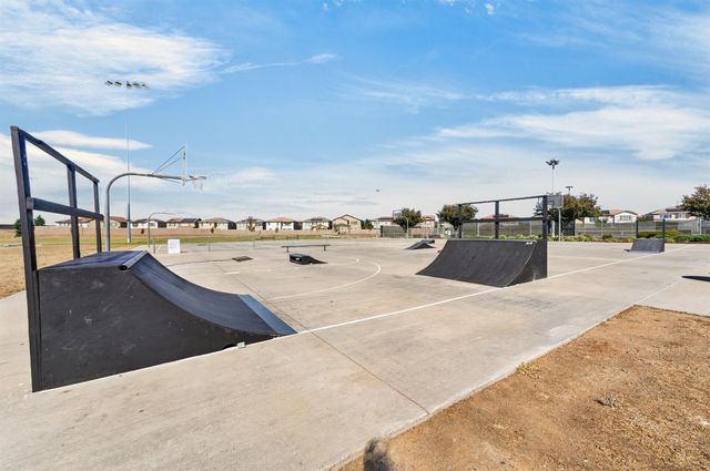 1261 Lincolnshire Cir, Lincoln, CA 95648