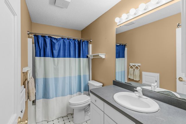 11862 Isanti Street NE, Blaine, MN 55449