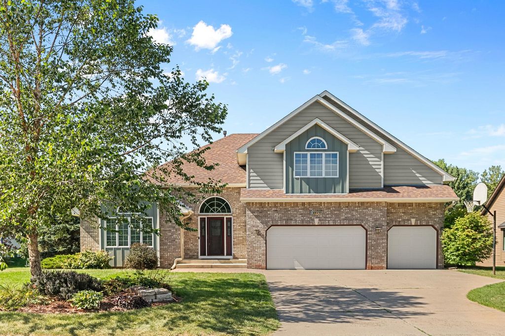 11862 Isanti Street NE, Blaine, MN 55449 — exterior
