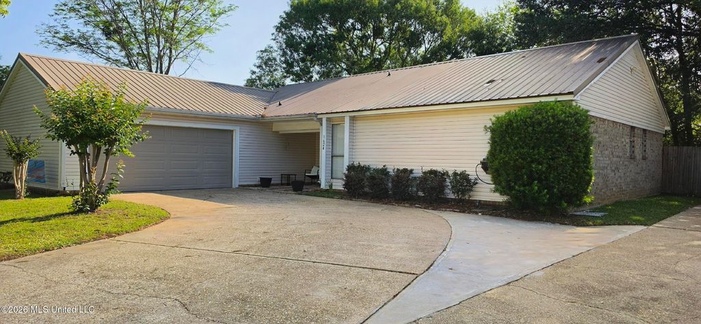 1624 Heidenheim Street, Pascagoula, MS 39581