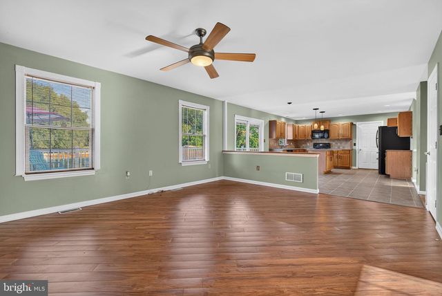 3076 JODI LN, Dover, PA 17315