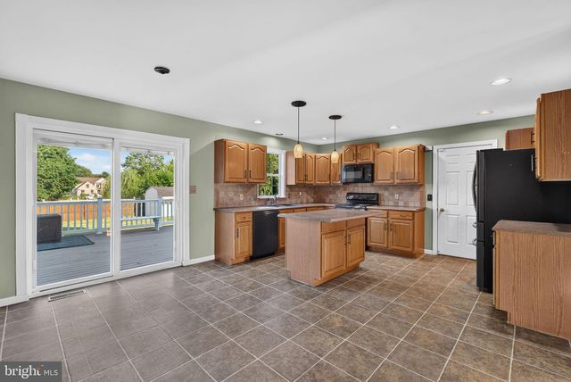 3076 JODI LN, Dover, PA 17315