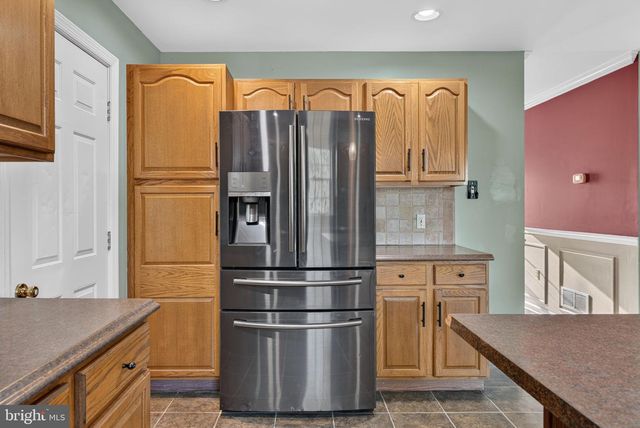 3076 JODI LN, Dover, PA 17315