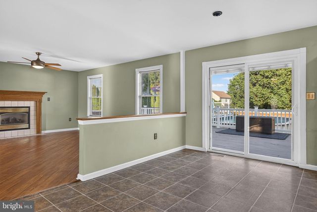3076 JODI LN, Dover, PA 17315