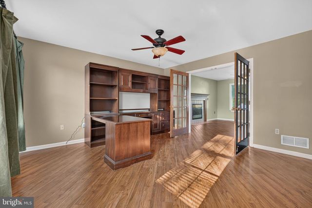 3076 JODI LN, Dover, PA 17315